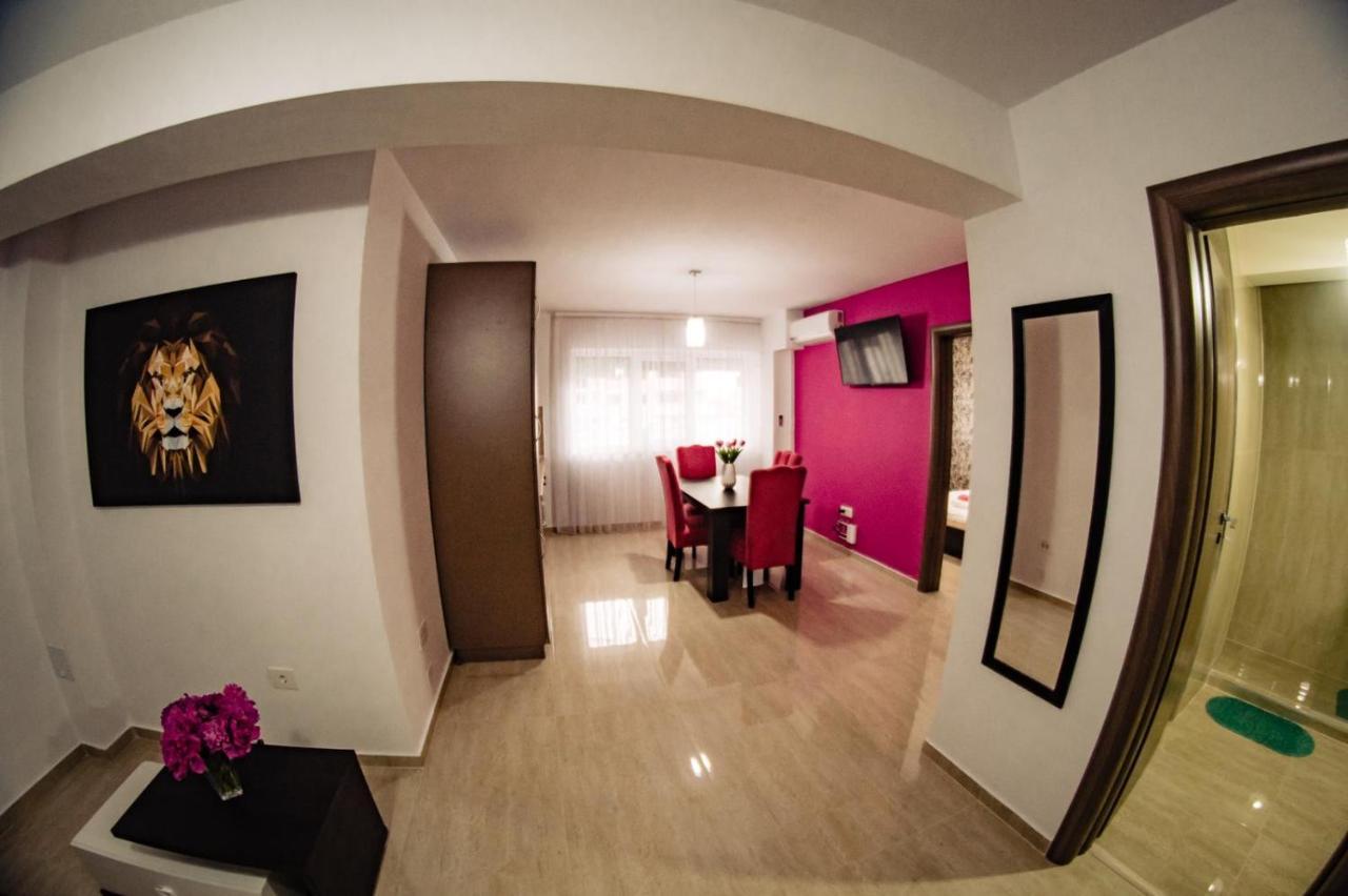 Apartment Gabriela'S Home Oradea Eksteriør bilde