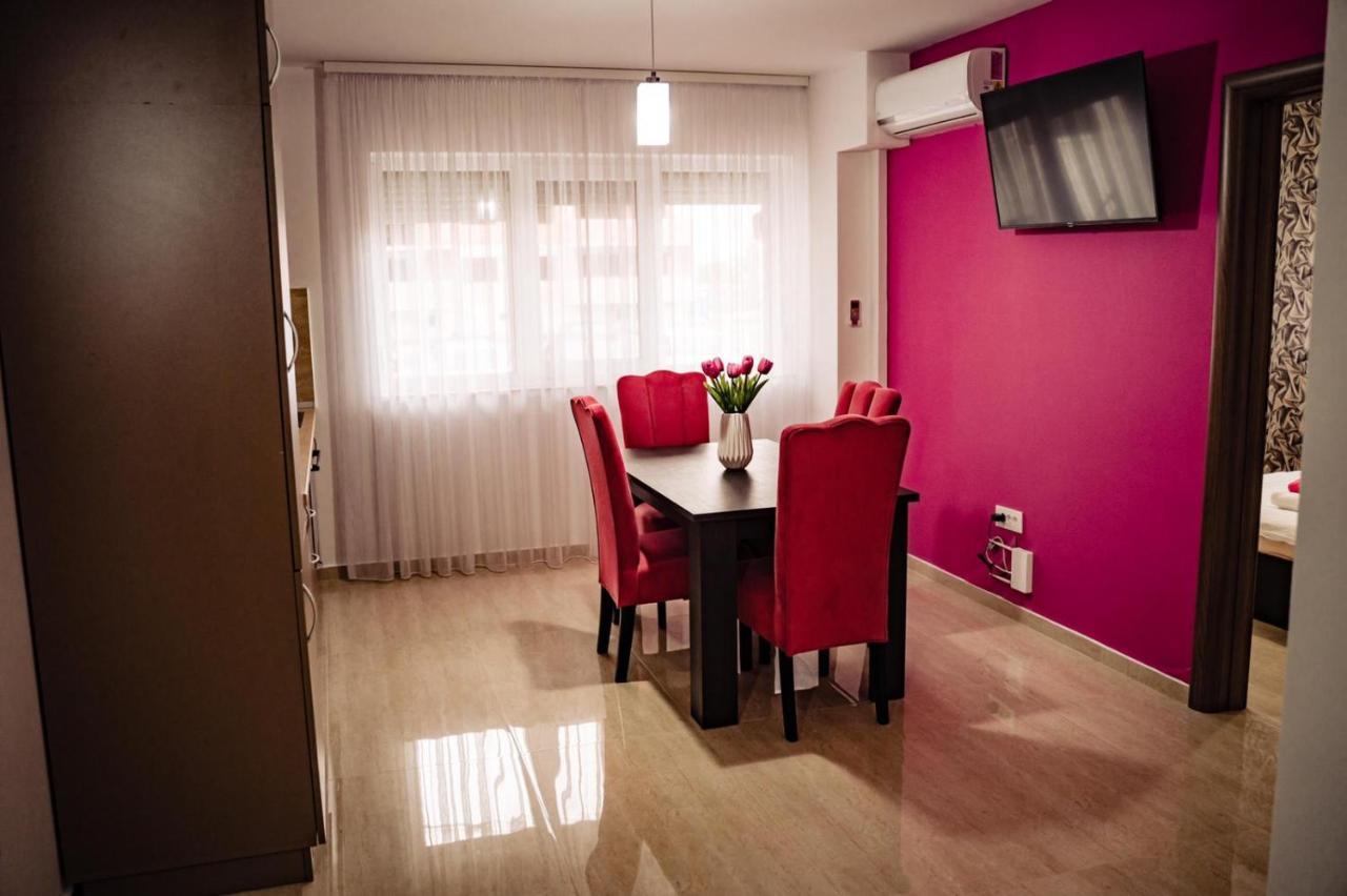 Apartment Gabriela'S Home Oradea Eksteriør bilde